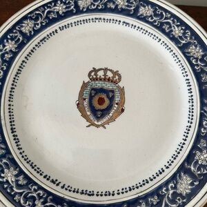 2-Elegant Blue and White Crest Dinner Plate